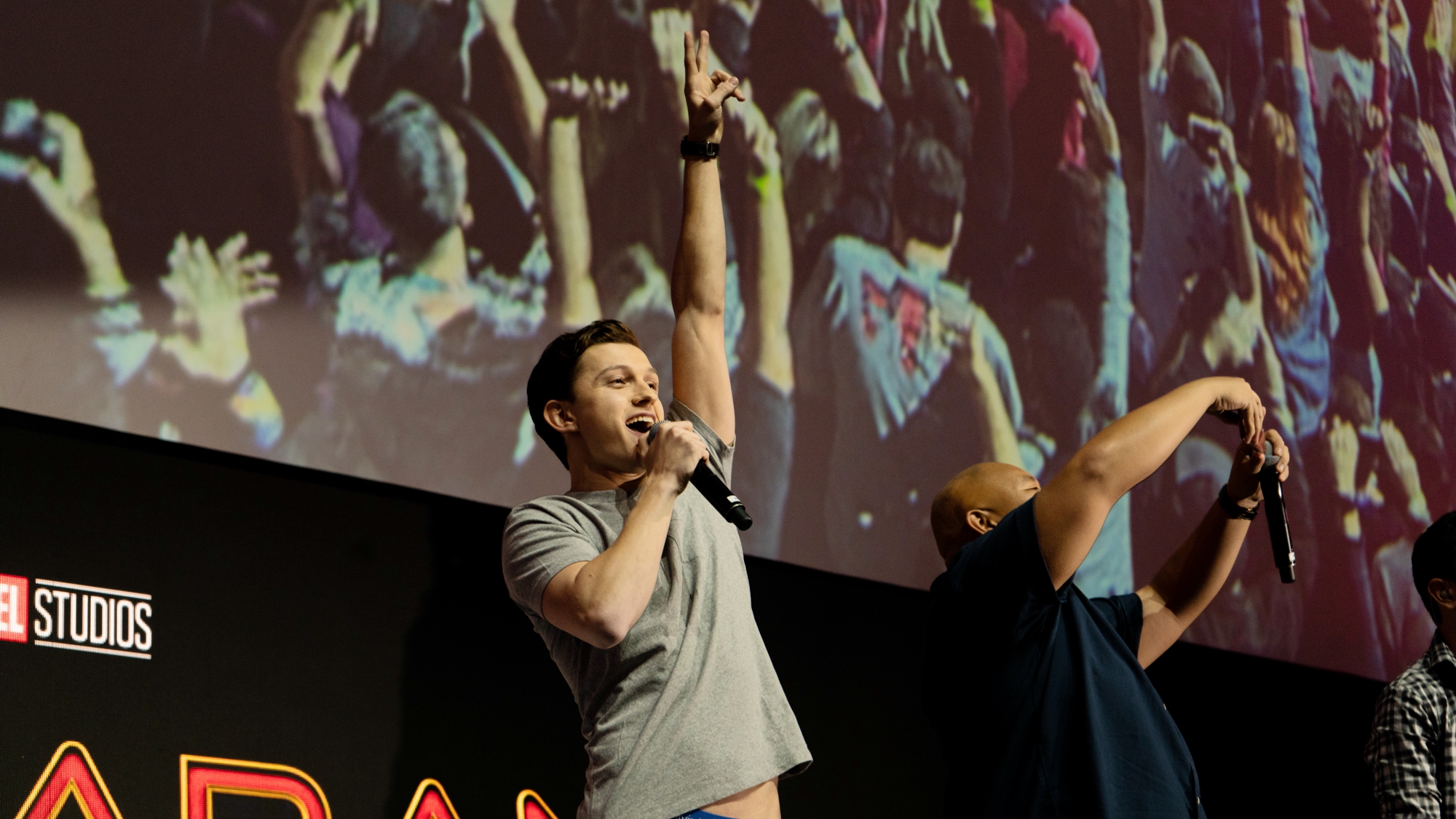 开云APP-Faker重返赛场,锐不可当首场状态出色,中国队观众沸腾!赢得满堂喝彩