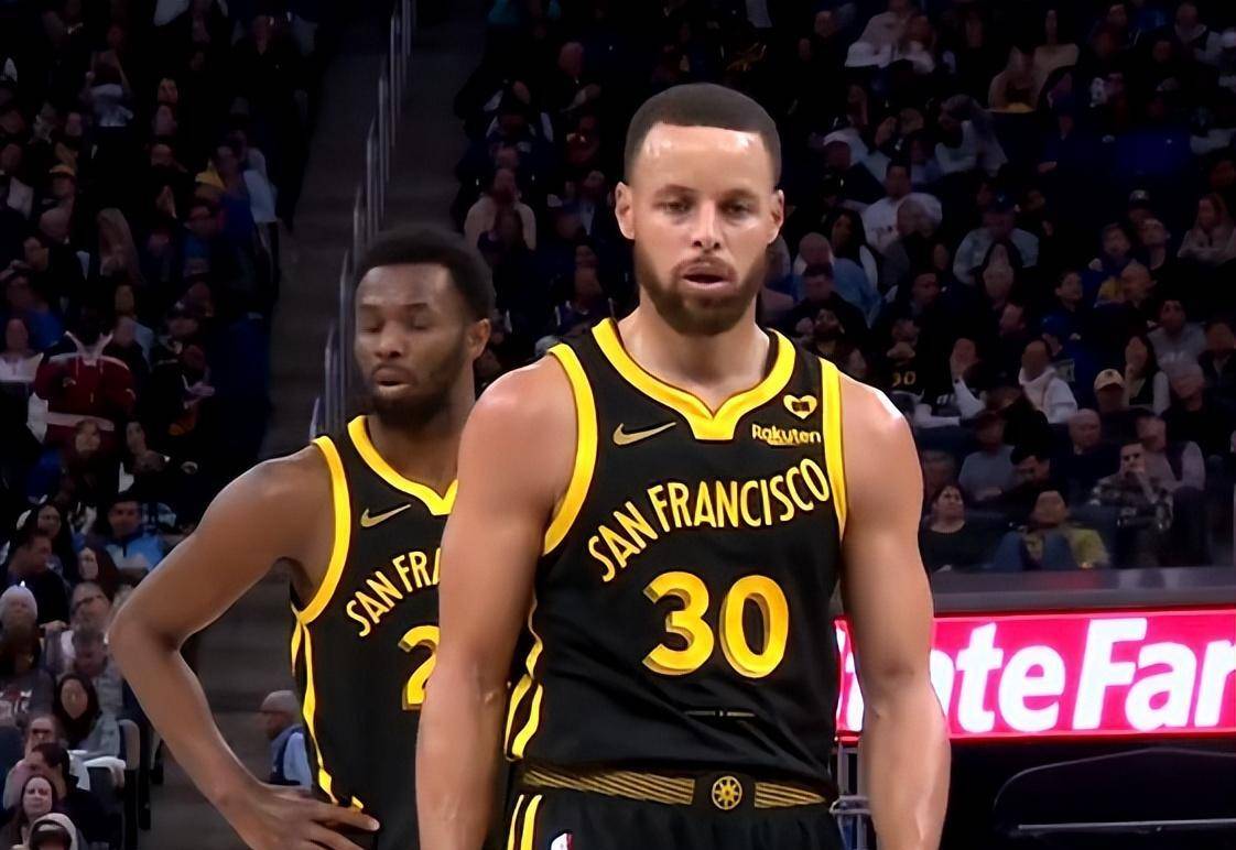 包含库里重要时刻领先优势明显，公牛带队取胜！观众掌声雷动的词条