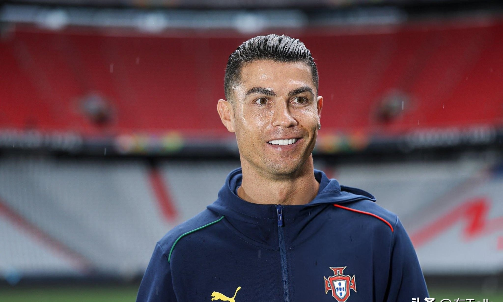 湖人带队取胜!,C罗重要时刻表现优异比赛高潮迭起(c罗加盟湖人) 湖人带队取胜!,C罗重要时刻表现优异比赛高潮迭起(c罗加盟湖人)