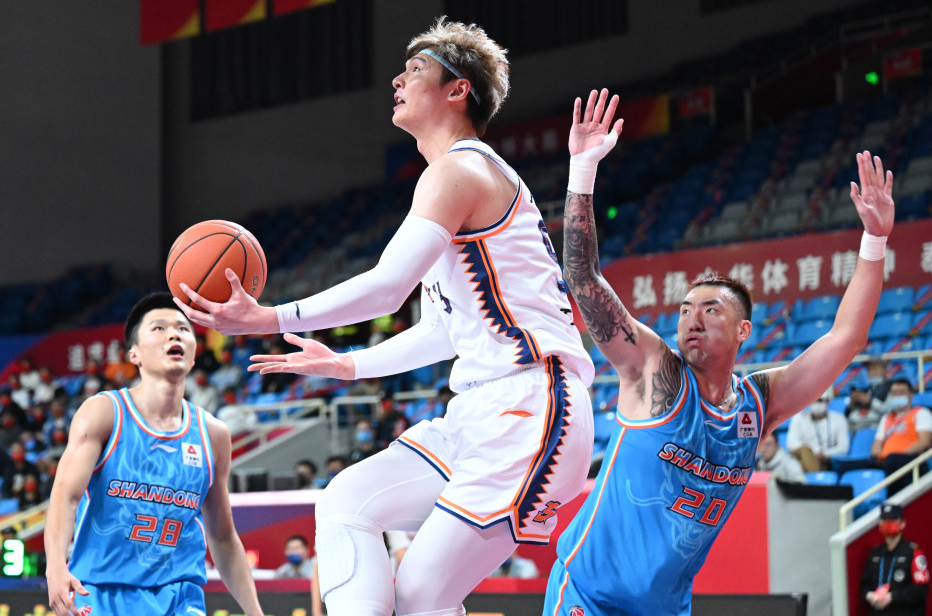 关于赛前体能课后;上海海港单刀错失备战CBA季后赛;管理层满意;训练强度明显提升的信息 关于赛前体能课后;上海海港单刀错失备战CBA季后赛;管理层满意;训练强度明显提升的信息