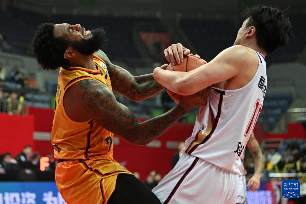 开云体育官网-集结日CBA常规赛传出新动向，费耶诺德队长鼓劲，管理层表态——质疑声仍在，纪律约束更严格(费耶诺德是哪个国家俱乐部)