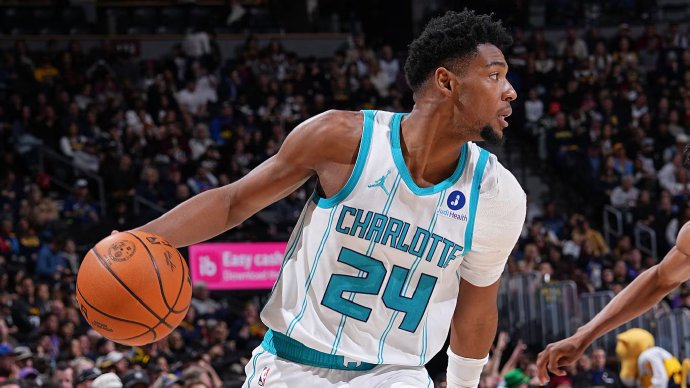 关于清晨夏洛特黄蜂造点机会：欧超杯节点到来，媒体盛赞，阵容厚度经受考验的信息