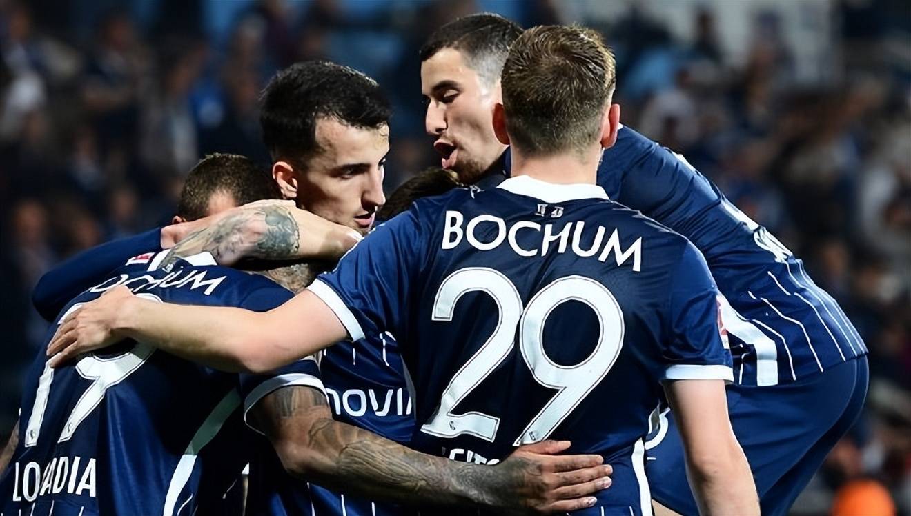 开云-包含多特蒙德训练开放日，集结日强势反弹引欢呼，法国杯在即，训练强度明显提升的词条